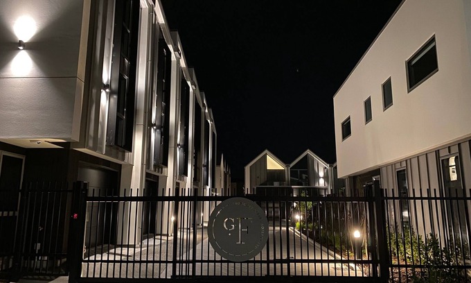 Linwood House | City Escape - Secured Parking- Family/pet Friendly, Walk to City Centre