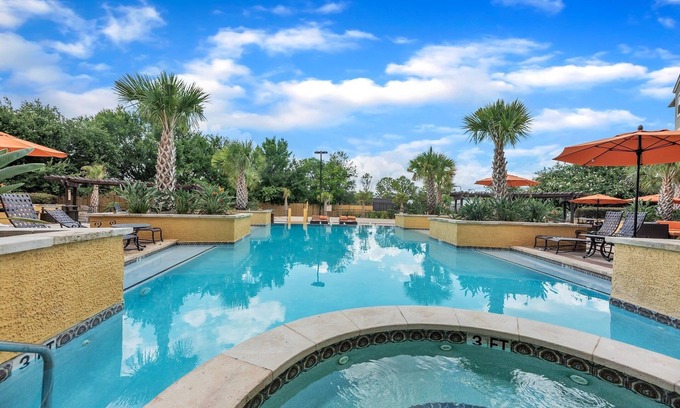 Washington Ave./ Memorial Park Condo | City View & Poolview Apartment With Full Kitchen 2 Bedroom Apts by Redawning