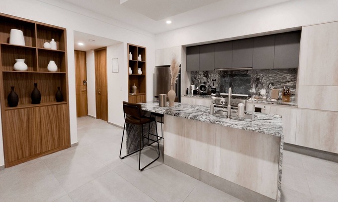 Financial District Apartment | CityCon Brasilia, Colomos Providencia