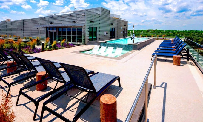Clarendon Apartment | Clarendon Apt Near Restaurants & Metro