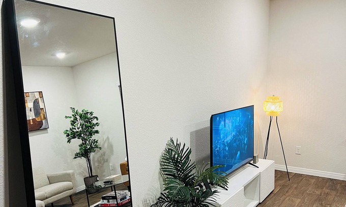 Manor House | Classic Austin Crib