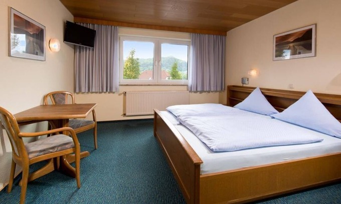 Gerolstein House | Classic double room shower/WC - Seehotel am Stausee
