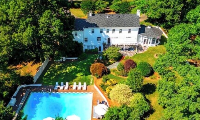 Greenville - Spartanburg House | Classic Furman Estate w/Pool & Pond, Gourmet Kitchen, Movie Theater, Sleeps 22