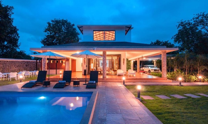 Karjat Villa | Classique Woods by StayVista with Pool, Lawn with Gazebo & Bar, Indoor Fun