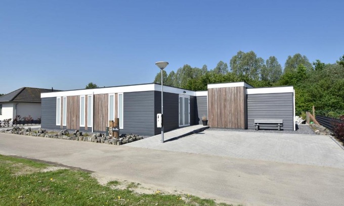 Sint-Annaland House | Classy Holiday Home in Sint Annaland Barbecue