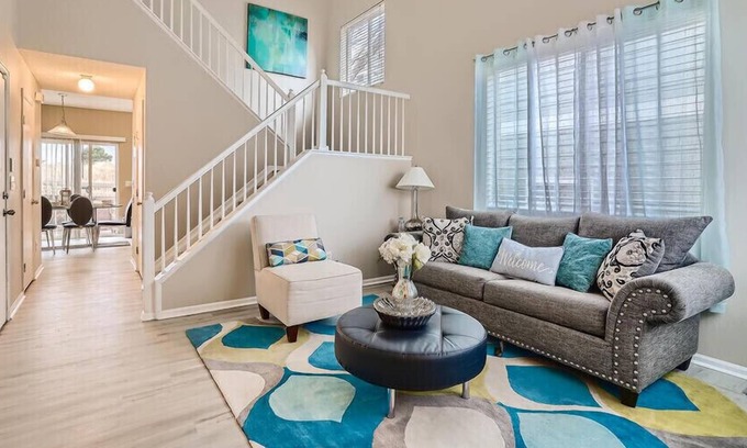 Aurora House | Clean and luxurious 3 bedroom & 2 Living room house