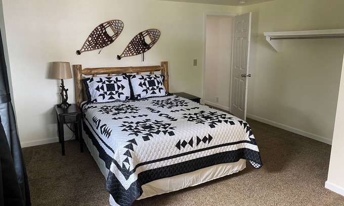 Munising House | Clean/convenient/In town