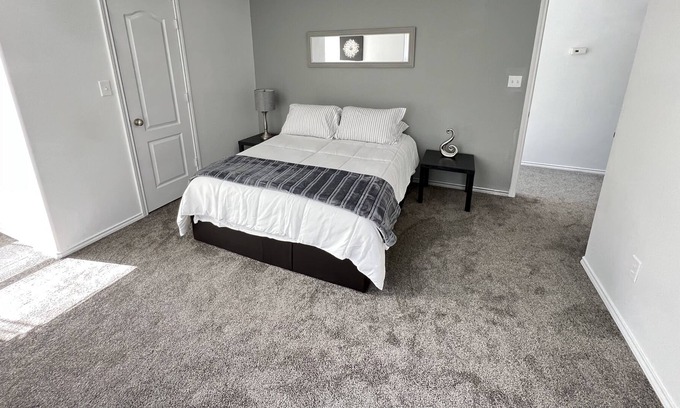 Pharr Apartment | Clean & Cozy Apt -2BR 2.5BA- short & long stays!