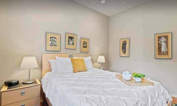 Circle C Ranch House | Clelia’s Cottage: Cozy 1-bedroom cottage in charming Austin with WiFi, AC