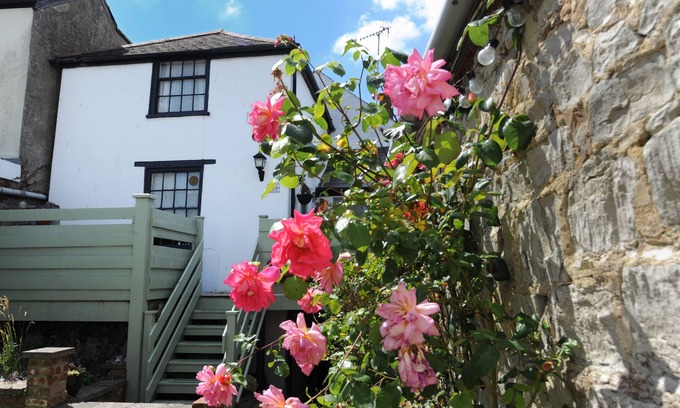 Lyme Regis Cottage | CLEVE HOUSE, family friendly, country holiday cottage in Lyme Regis