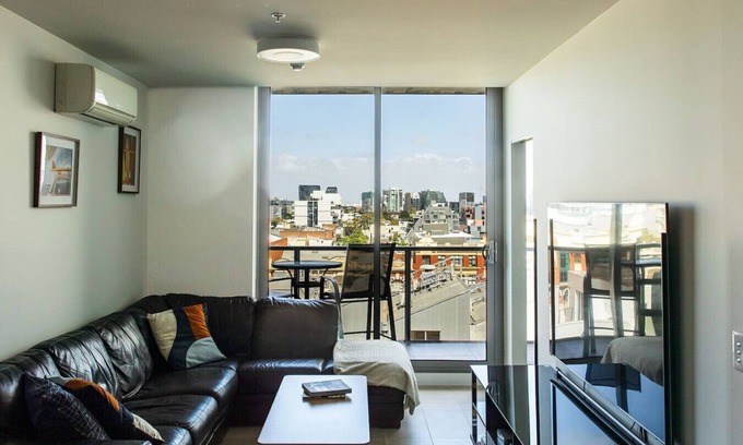 Windsor Apartment | Clifton, gym and BBQ. Central!