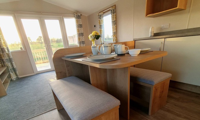 Saundersfoot House | Close to beach/Saundersfoot, 2 Bedroom Caravan. quiet semi-rural smallholding.