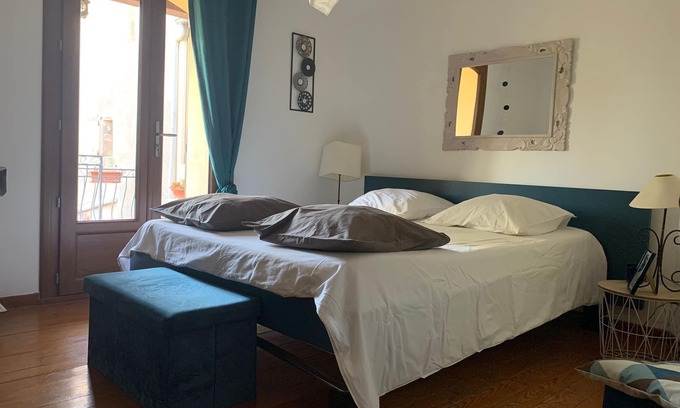 Saint-Julien Bed & Breakfast | Close to Gréoux les bains, 1 bedroom for 2 + a small one for 1 and the swimming pool!