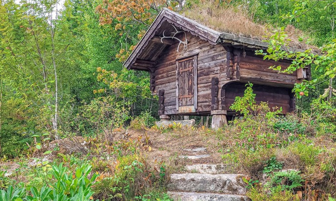 Songdalen House | Close to Lake Livatnet, this spacious vacation home in Finsland welcomes you.