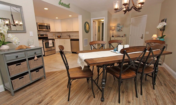 Vilano Beach House | Close to π Paradise Retreat*Vilano Beach*
