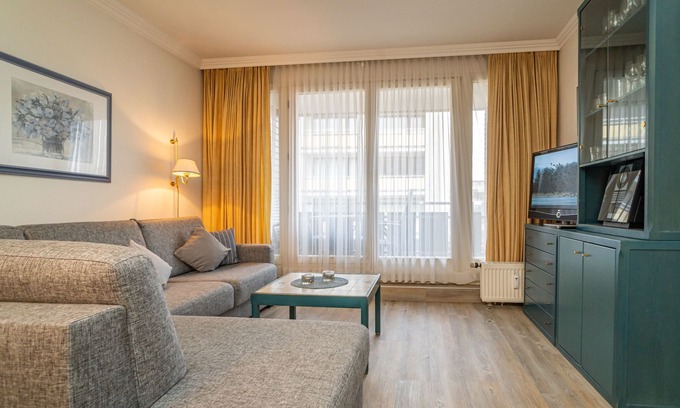 Westerland Apartment | Close to the beach & right in the city center. Apartment for max. 4 persons with balcony.