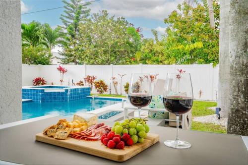 Naples Park House | Close2Beach, Sleeps 11, Pool, Firepit, Bikes, Patio