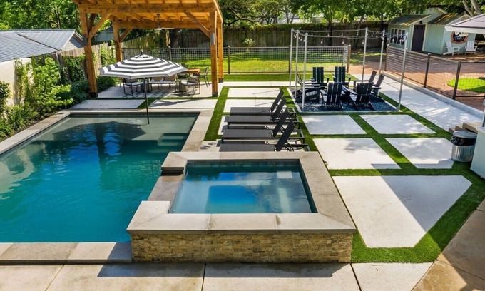 Fredericksburg House | Cloud 9, Victorian Retreat with Pool & Hot Tub