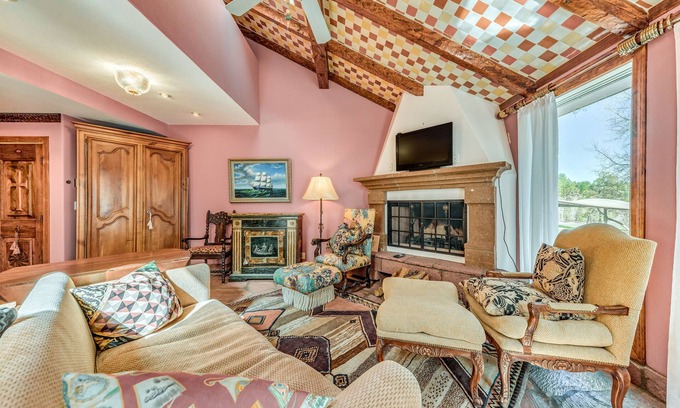 Cloudcroft Condo | Cloudcroft Home w/Fireplace Near Downtown!