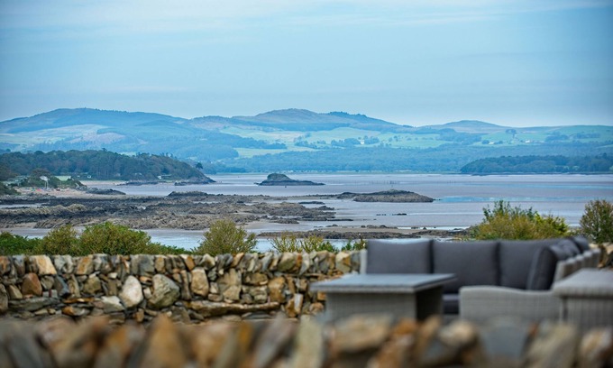 Castle Douglas Cottage | Clover Lodge - a lodge that sleeps 6 guests in 3 bedrooms