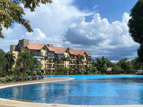 Talisay Apartment | Club Balai Isabel Recto 102 Lakeshore Room