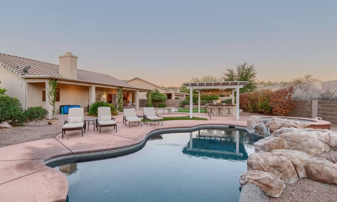 The Bluffs House | Club Wolff West - Enjoy Tucson in Style. Pool, hot tub, outdoor kitchen, view