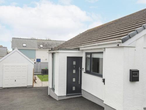 Trearddur Bay House | Clydfan, No 1 Trearddur Road