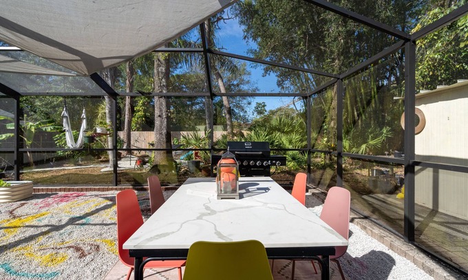 St. Petersburg - Clearwater House | Co Live Co Work in This Eclectic Designer Home