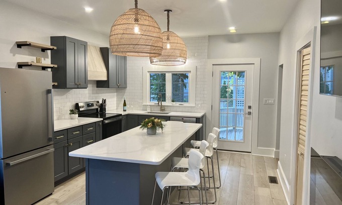Marblehead House | Coastal Home in Prime location! Sleeps 14!