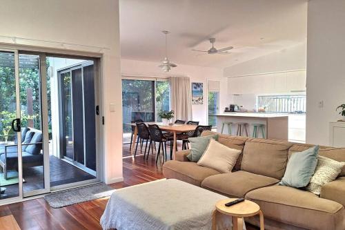 Kingscliff House | Coastal Home just 300m from the Beach!