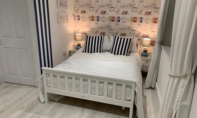 Newbiggin-by-the-Sea House | Coastal Joy - Room 1