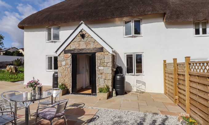 Liverton Cottage | COB COTTAGE, pet friendly, character holiday cottage in Bovey Tracey