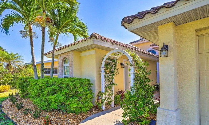 Cocoa Isles Country Club Cottage | Cocoa Beach Studio ~ 2 Mi to the Sandy Shore!