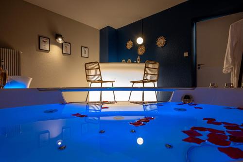 Montbeliard Apartment | Cocon Relax - Jacuzzi - Cinéma