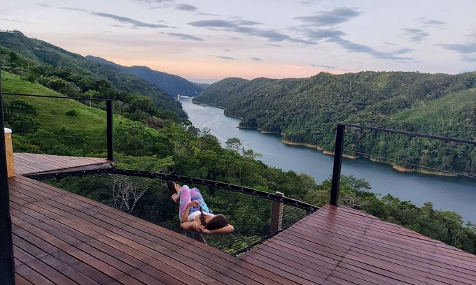 Victoria Cabin | COCOZNA glamping incredible Amaní reservoir view in Norcasia, Caldas, Colombia