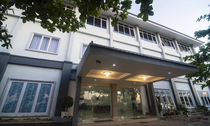 Kupang Hotel | Collection O 1401 Hotel MayaNearKetapang Satu Beach