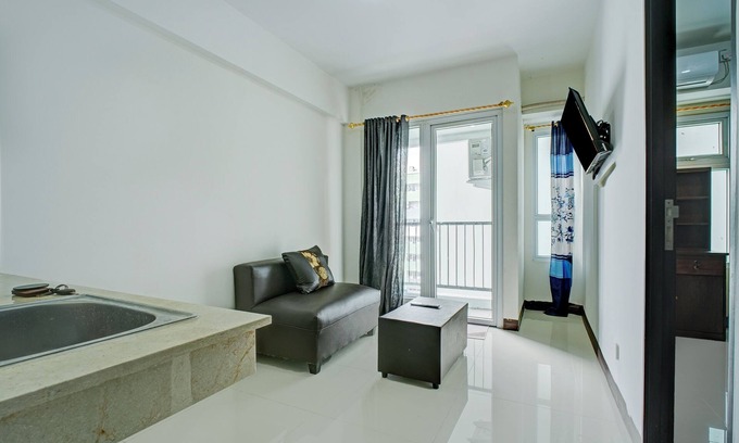 East Jakarta Hotel | Collection O near Terminal Pulo Gebang formerly Sentra Timur - Tower Sapphire