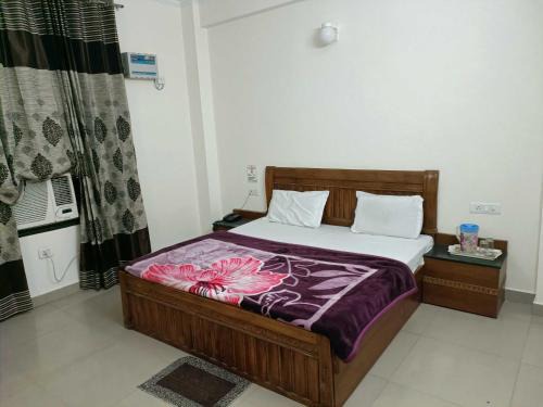 Katra Hotel | Collection O Shri Mata Vaishno Devi Railway Junction Formerly Sai Mahal