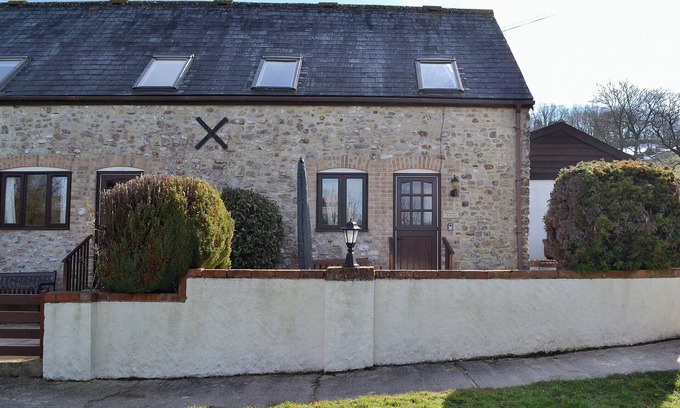 Lyme Regis Cottage | Colombo Cottage boasts a beautiful location with countryside views.