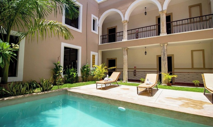 Centro Hotel | Colonial Comfort Close to Parks & Tourist Spots: 4-Stay, 2 Double Rooms