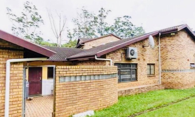 Berea House | Colosse is a modern private unit, perfect for individuals or couples