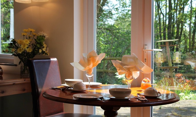 Woodbridge Bed & Breakfast | Colston Hall Farmhouse B&B