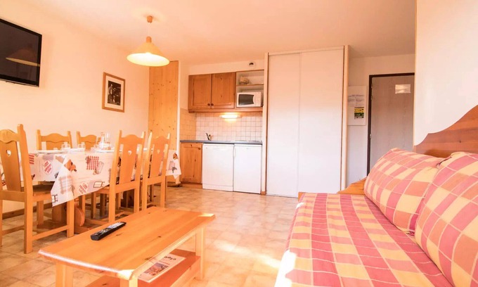 Aussois Apartment | COM431M :Ferienwohnung in ruhiger Lage in der Nähe von kostenlosen Shuttles und Schwimmbad