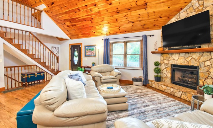 Horse Shoe House | Come make s’more memories at Horse Shoe Haven
