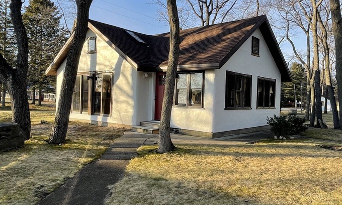 Northeastern Michigan Cabin | Come relax at this peaceful, rustic cabin on the shores of Lake Huron.