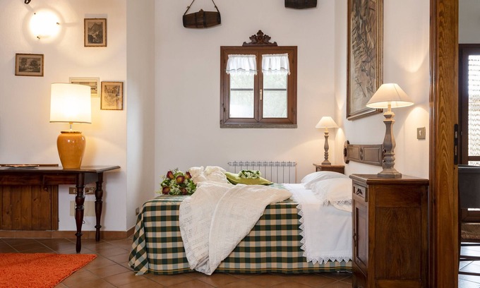 Castiglione della Pescaia Other | Comfortable apartment in farmhouse with swimming pool