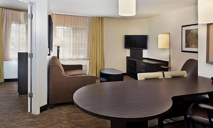 Somerset Hotel | Comfort and Convenience! 2 Wonderful units w/Kitchen. Near Fort Worth Zoo