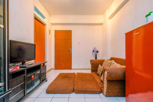 Depok Apartment | Comfort and Cozy Living 2BR at Cibubur Village Apartment By Travelio