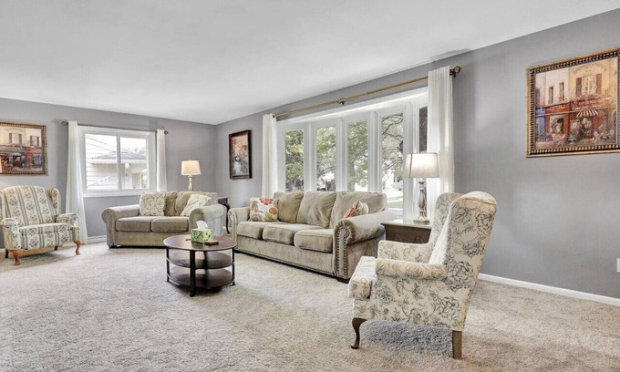 East Lansing House | Comfort and Space near MSU