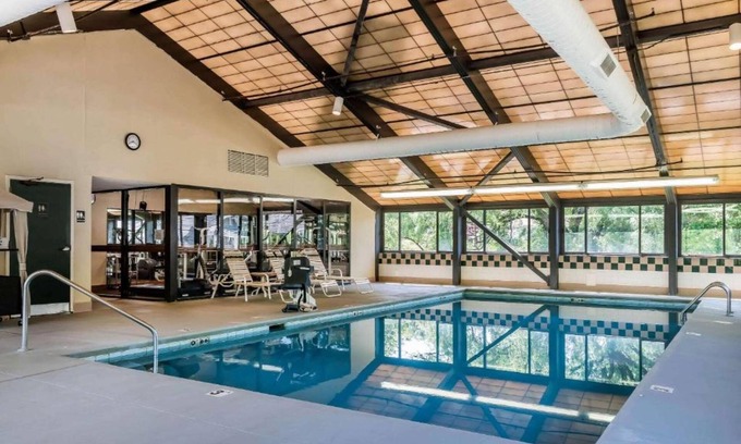 Pine Grove Hotel | Comfort Inn Pine Grove I-81 Hershey Area